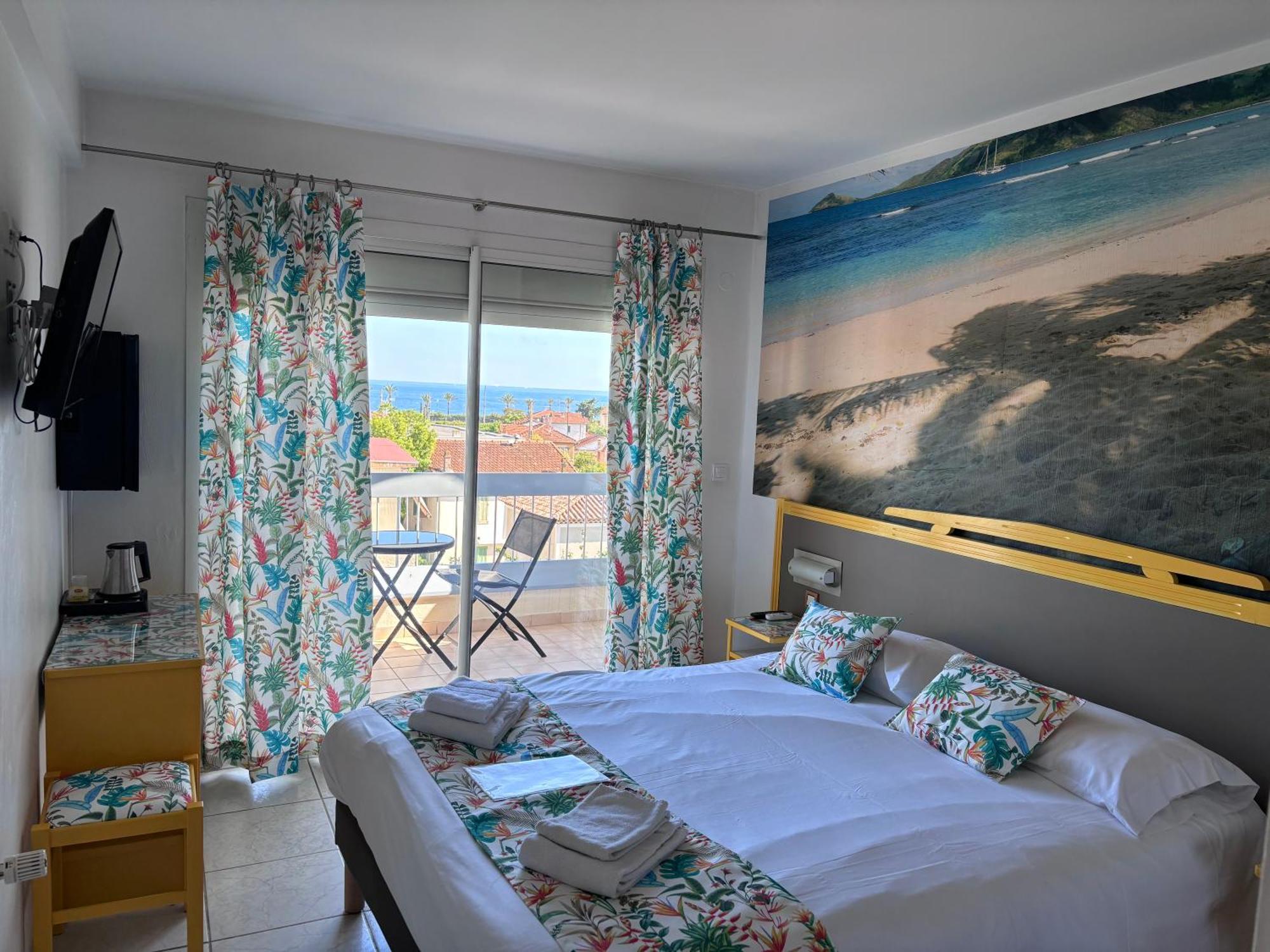 Hotel Restaurant De La Mer Гольф-Жуан Экстерьер фото